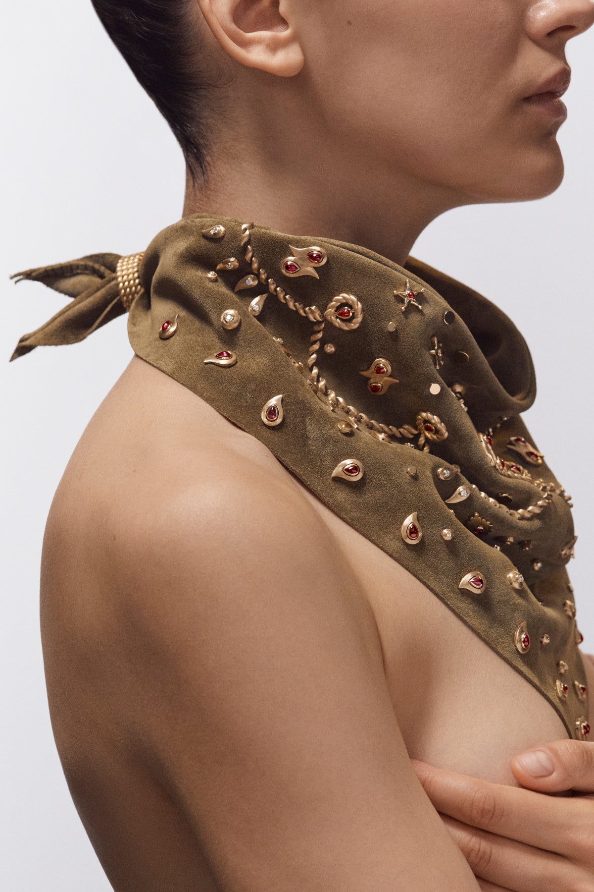 Marie Lichtenberg Staging Pendant Bandana