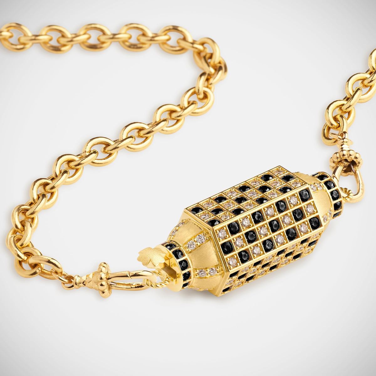 Marie Lichtenberg Staging Locket Check Black Diamond Locket on Rosa Classic Chain