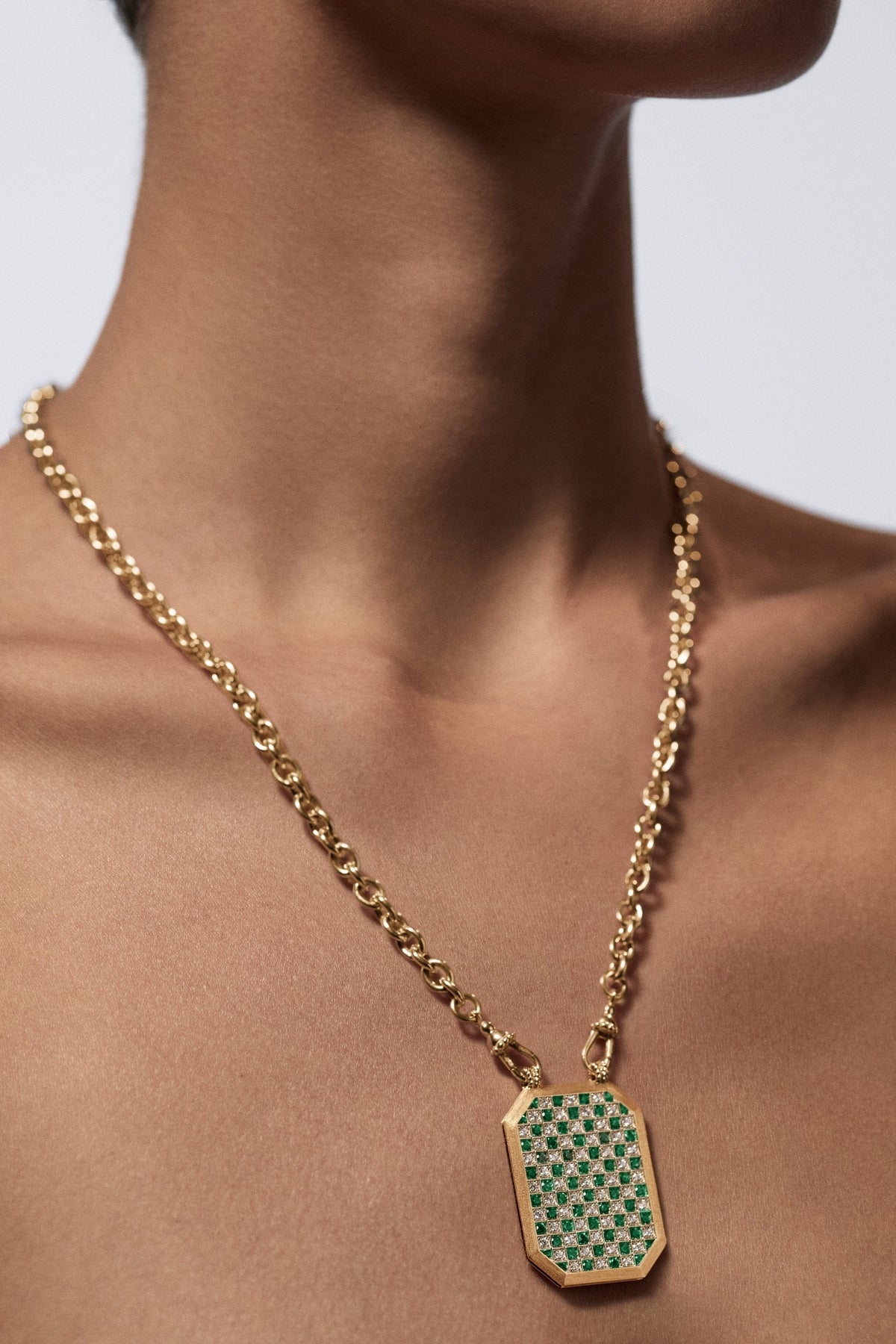 Marie Lichtenberg Staging Scapulaires Check Emerald Scapular on Rosa Classic Chain