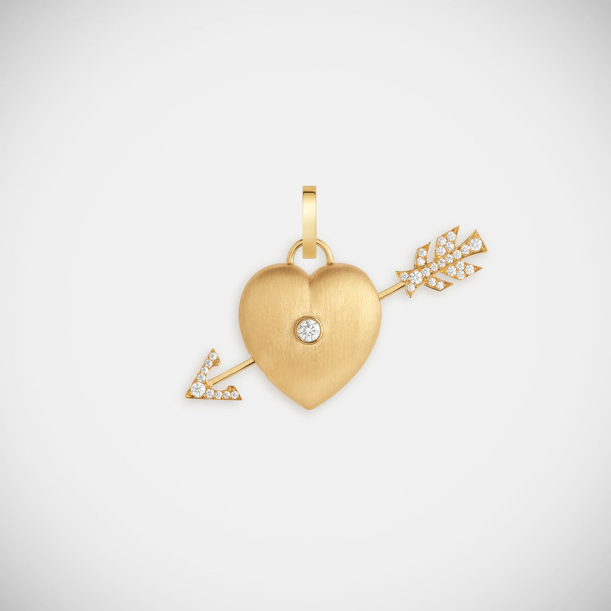 Marie Lichtenberg Staging Charm Coeur percé charm