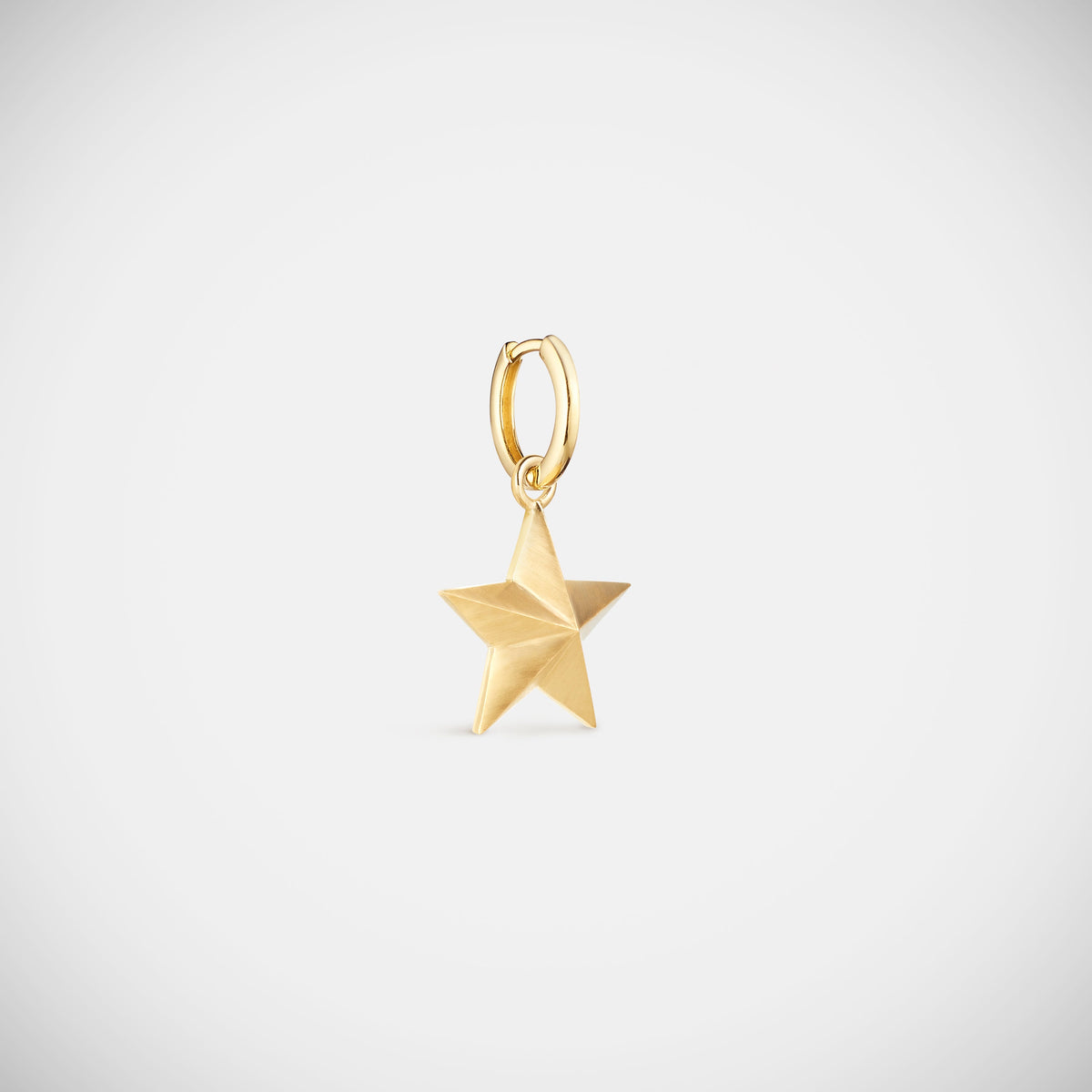 Marie Lichtenberg Staging Pendant Star Charm